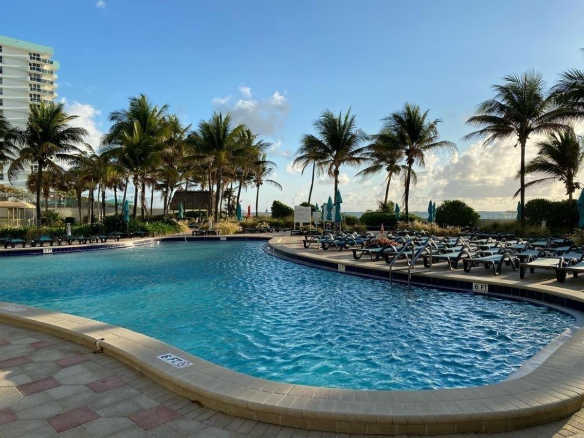 2Bd Condo Christmas Retreat Pool Beachside Χόλιγουντ Εξωτερικό φωτογραφία
